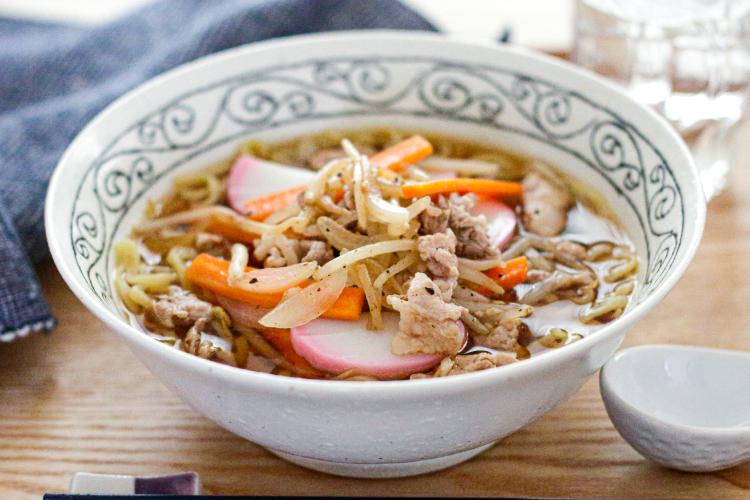 「しょうゆラーメン（醤油ラーメン）」幼稚園・保育園の人気の給食レシピ（富喜屋オリジナル食育レシピ）