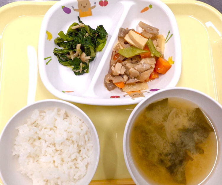 根菜たっぷり「筑前煮」給食(東京都 こども園)委託給食・自園給食