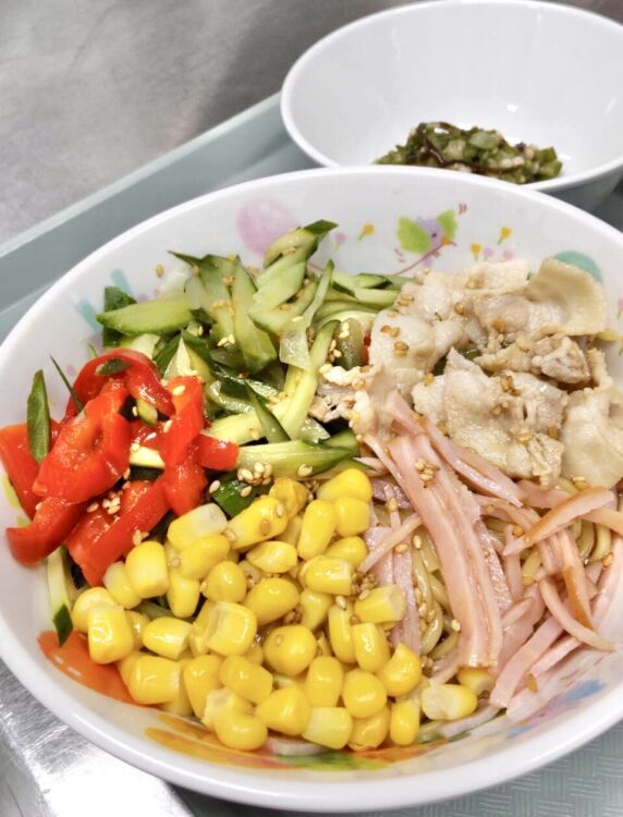暑い夏にぴったり「冷やし中華」給食(神奈川県 こども園様)委託給食・自園給食