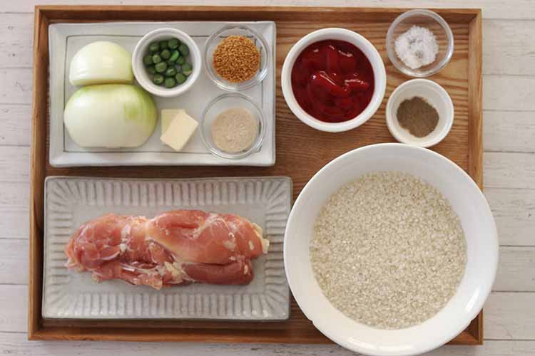 4人分の材料|「炊飯器でらくらく簡単! ケチャップライス」幼稚園・保育園の給食レシピ(富喜屋オリジナル食育レシピ)