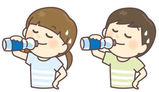 水を飲むこども／「水」の働きって？ 生命活動に必要な「水のおはなし」【季節の行事・食育コラム】