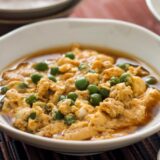 「グリンピースの卵とじ」幼稚園・保育園の人気の給食レシピ(富喜屋オリジナル食育レシピ)