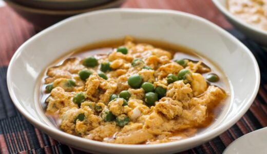 「グリンピースの卵とじ」幼稚園・保育園の人気の給食レシピ（富喜屋オリジナル食育レシピ）