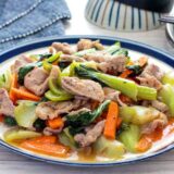 「チンゲン菜と豚肉のドレッシング炒め」幼稚園・保育園の人気の給食レシピ（富喜屋オリジナル食育レシピ）