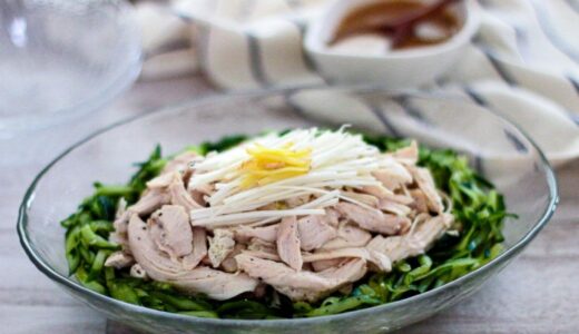 「蒸し鶏の胡麻ダレ」幼稚園・保育園の人気の給食レシピ（富喜屋オリジナル食育レシピ）