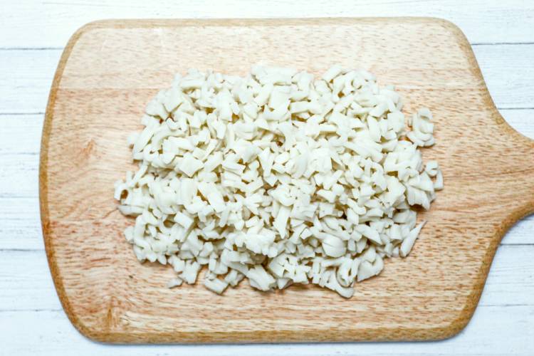 うどんはほぐして1〜2cmに切る