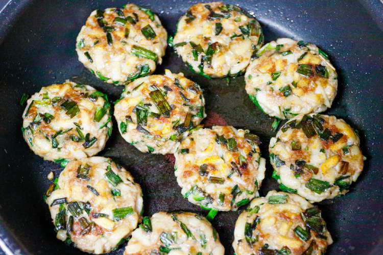 お好みで酢醤油やラー油でいただく