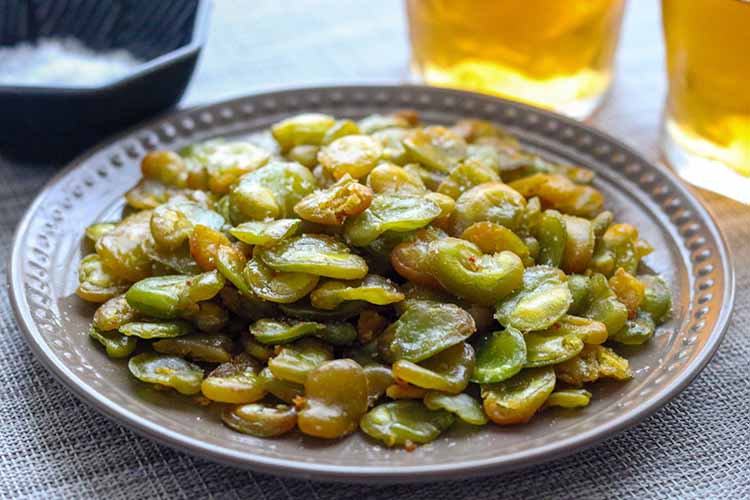 「揚げそら豆」幼稚園・保育園の人気の給食レシピ（富喜屋オリジナル食育レシピ）