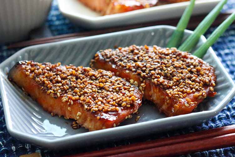 「鮭（さけ）の南部焼き」幼稚園・保育園の人気の給食レシピ（富喜屋オリジナル食育レシピ）