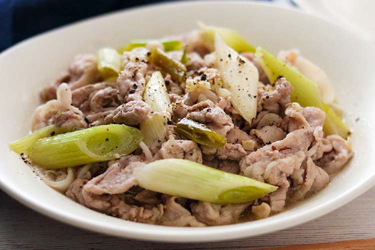 「豚肉のねぎ塩だれ炒め」幼稚園・保育園の人気の給食レシピ（富喜屋オリジナル食育レシピ）