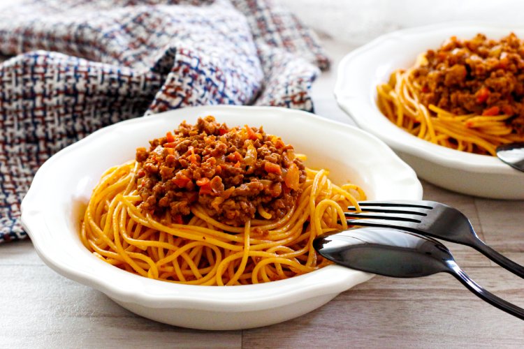 「ボロネーゼ スパゲティ（パスタ）」幼稚園・保育園の人気の給食レシピ（富喜屋オリジナル食育レシピ）