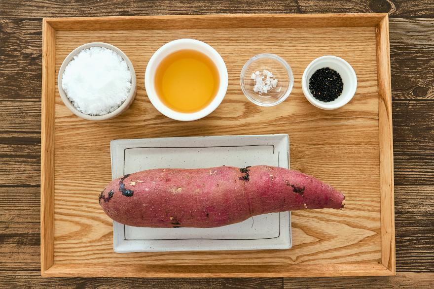 4人分の材料|「大学芋」幼稚園・保育園の人気の給食レシピ(富喜屋オリジナル食育レシピ)